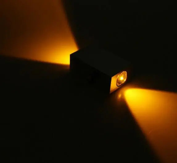 Aluminum Wall Light Fixture